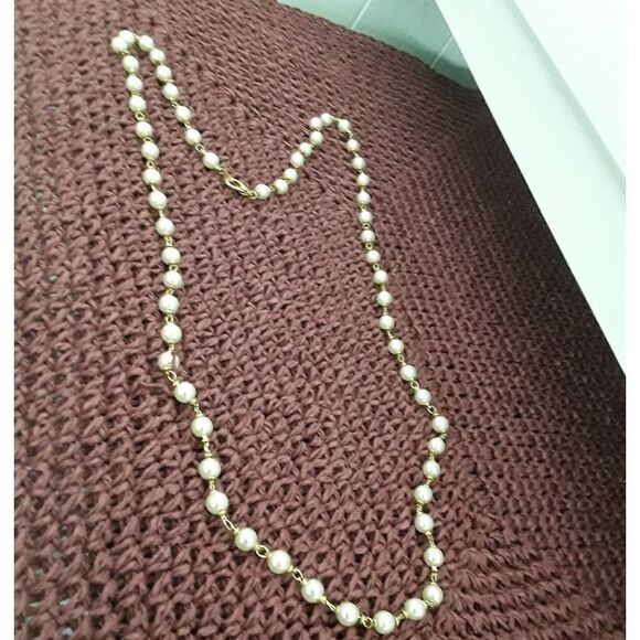 Vintage-Inspired Faux Pearl & Gold Tone Necklace | 30" Elegant Layering Piece - Picture 2 of 3